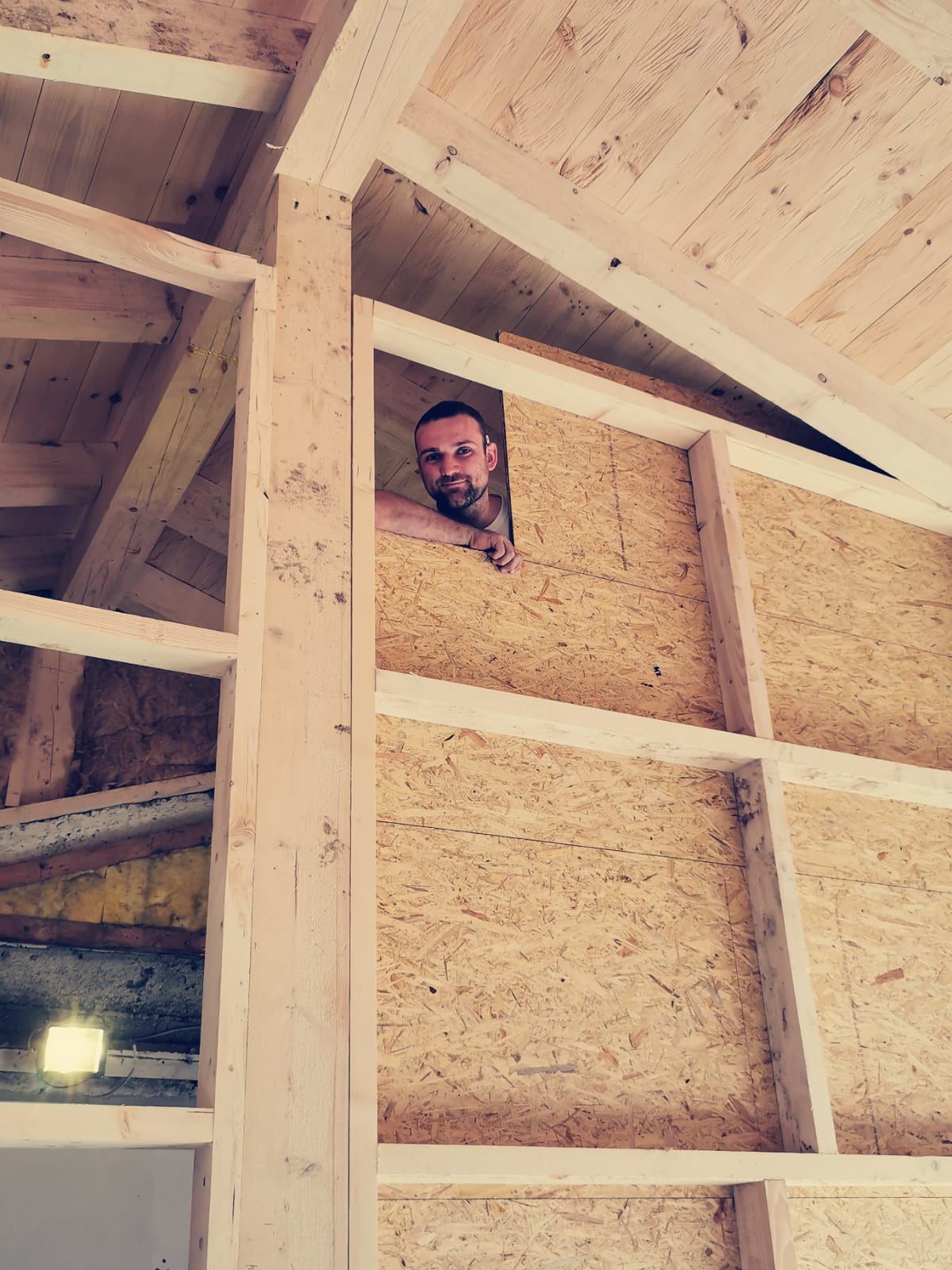 Teamfoto: Tischlerei und Erdarbeiten